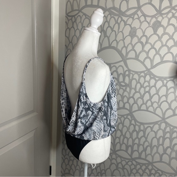 NWT New - TOBI SAHARA MULTI SNAKESKIN PRINT BODYSUIT Size Small - Picture 10 of 13